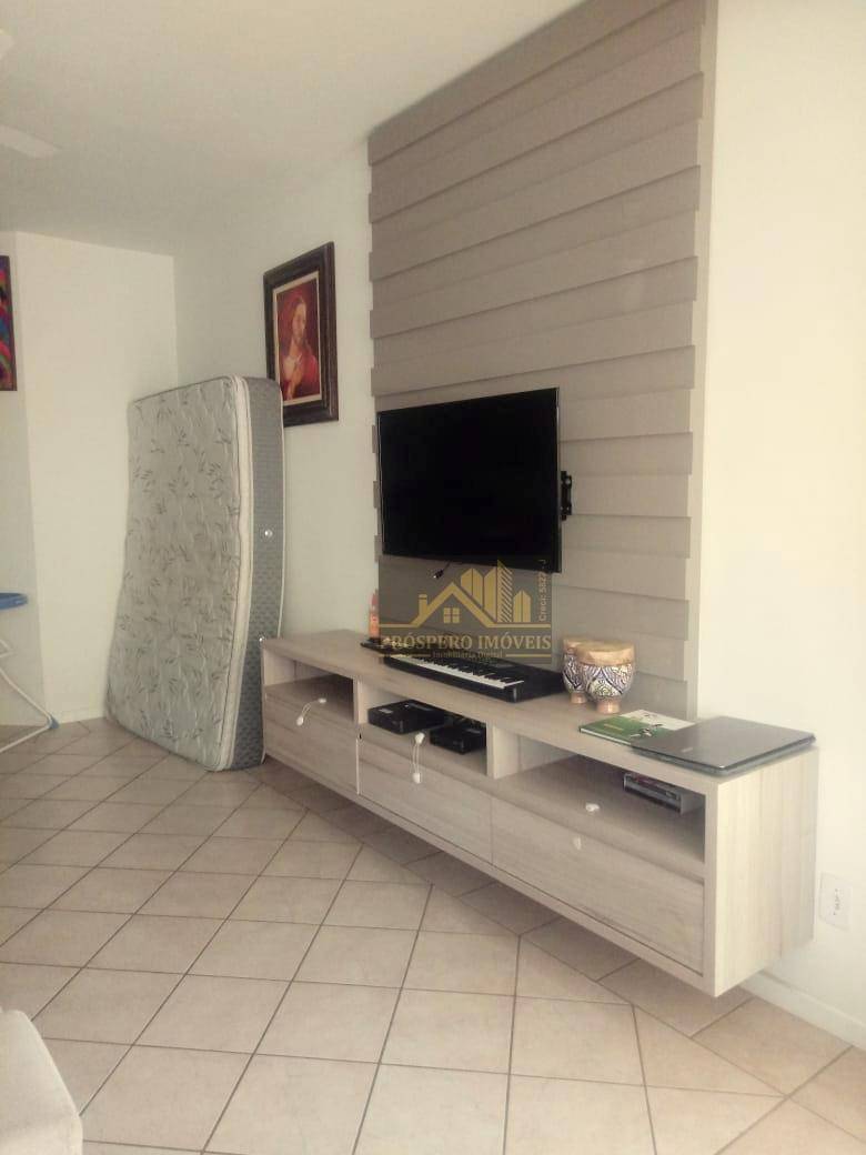 Apartamento à venda com 2 quartos, 82m² - Foto 2