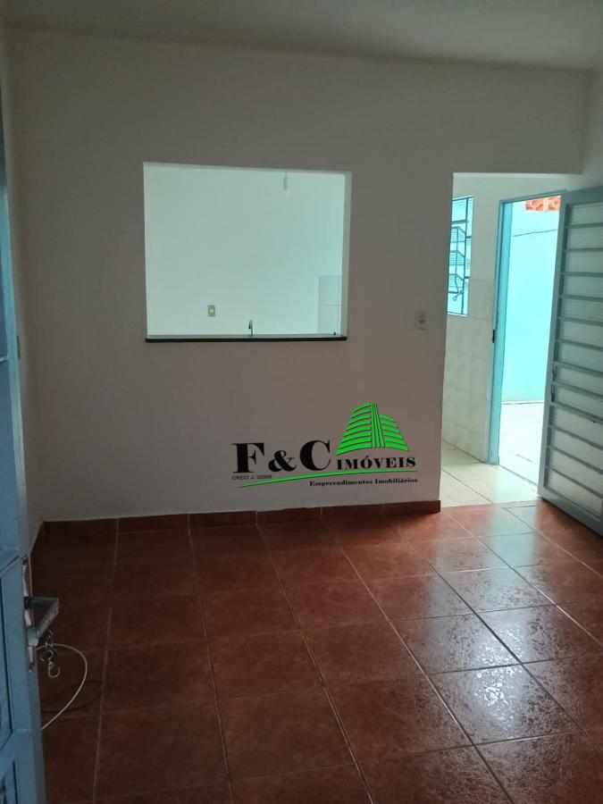 Casa à venda com 4 quartos, 160m² - Foto 2