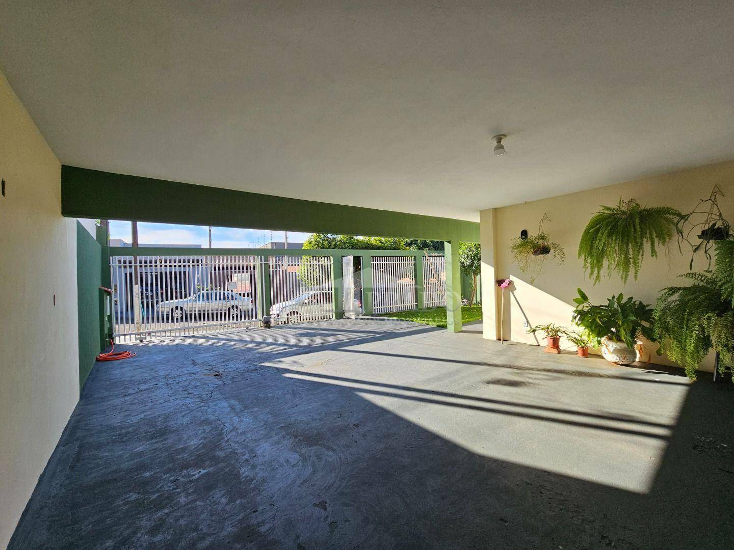 Casa à venda com 3 quartos, 210m² - Foto 4