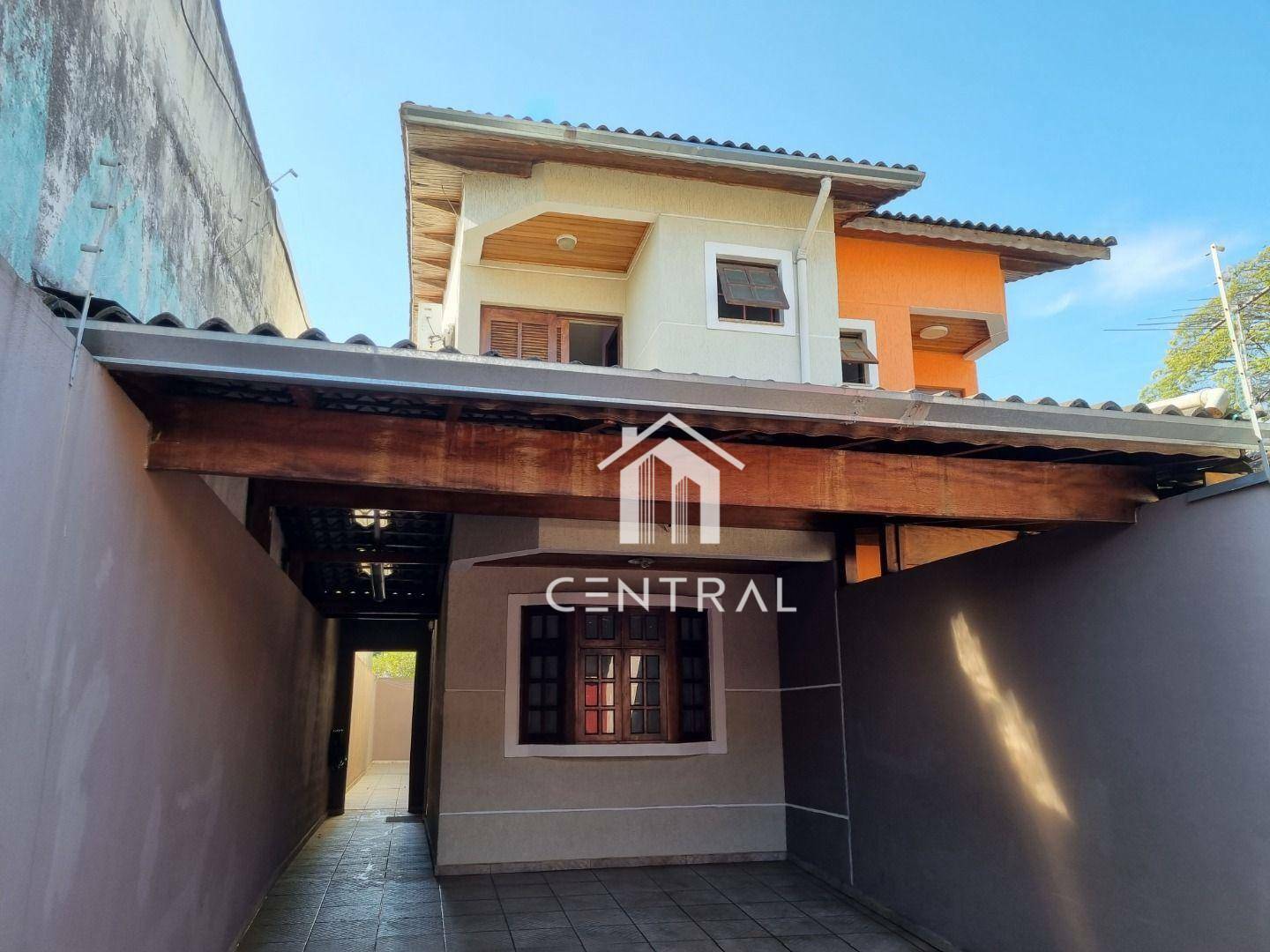 Sobrado à venda com 3 quartos, 150m² - Foto 1