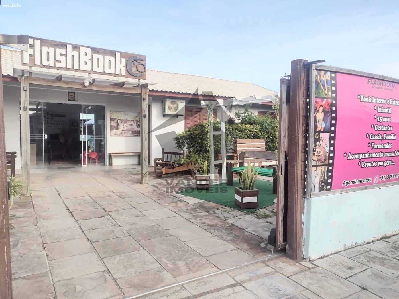 Casa à venda com 4 quartos, 300m² - Foto 1
