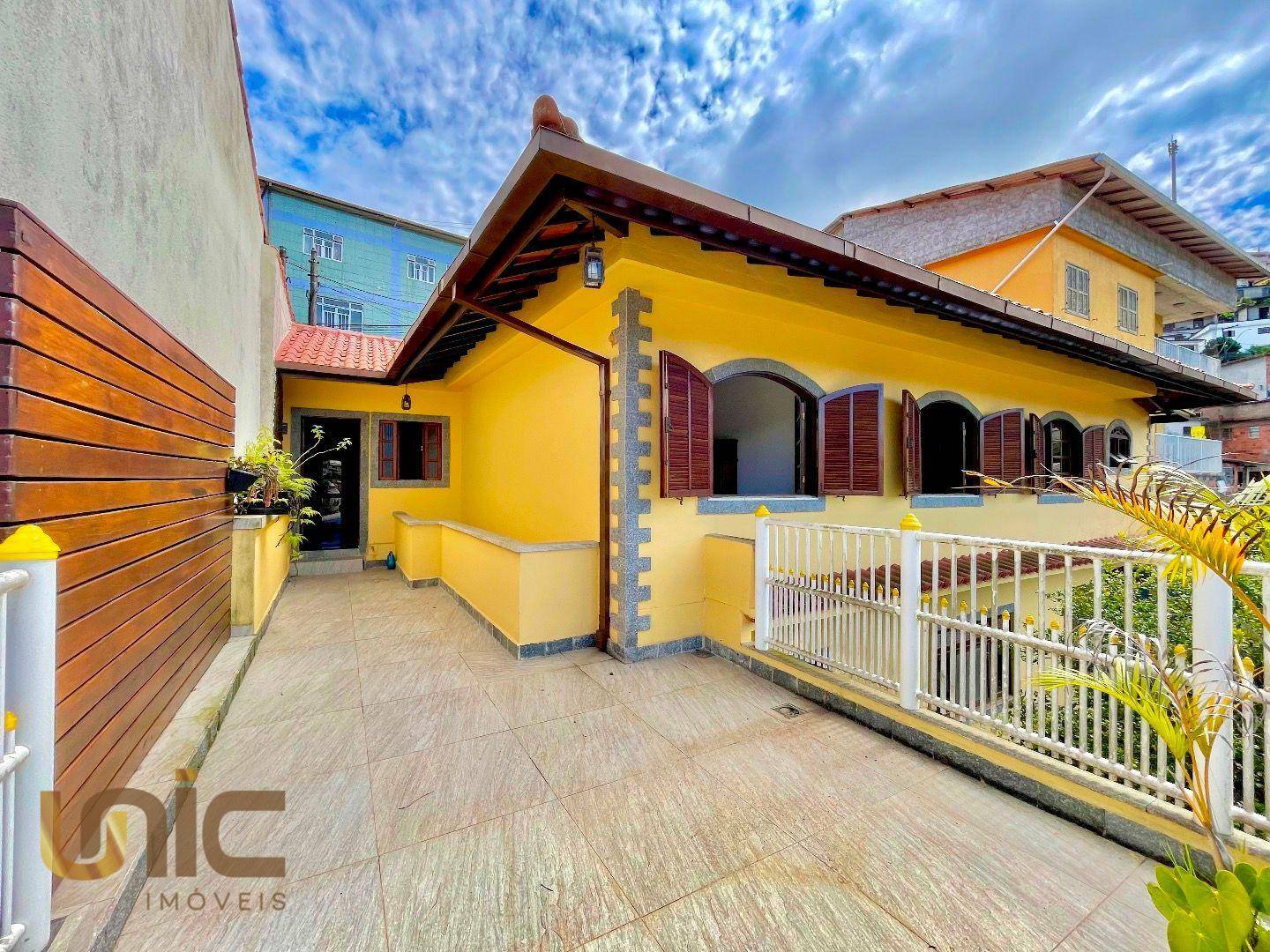 Casa à venda com 3 quartos, 140m² - Foto 3