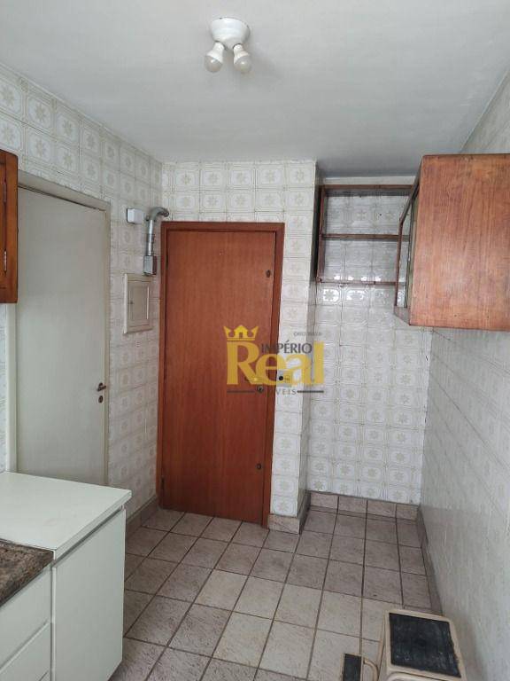 Apartamento à venda com 2 quartos, 70m² - Foto 14