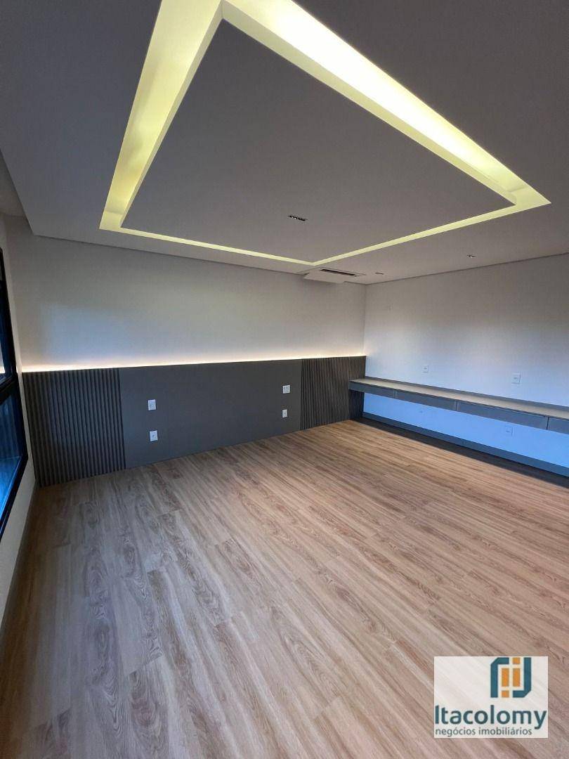 Apartamento para alugar com 4 quartos, 360m² - Foto 18