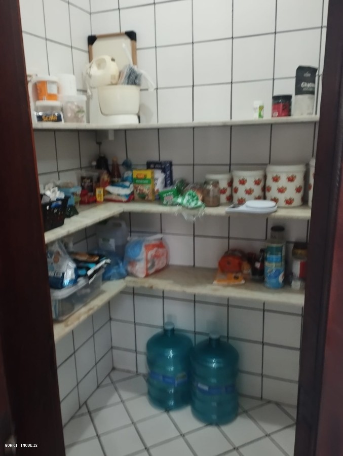 Casa à venda com 3 quartos, 313m² - Foto 11