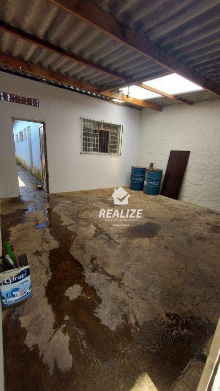 Casa à venda com 2 quartos, 95m² - Foto 2