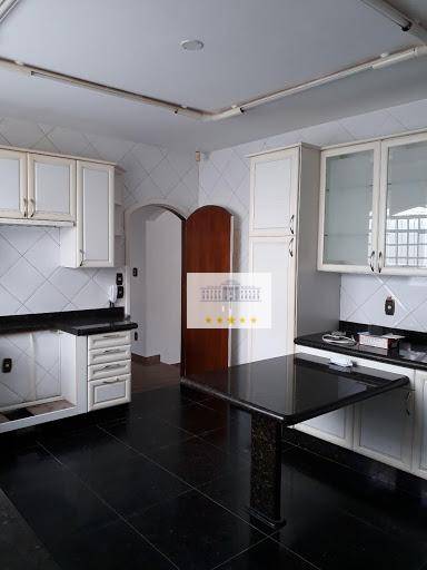 Casa para alugar com 5 quartos, 400m² - Foto 12