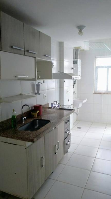 Apartamento à venda com 2 quartos, 72m² - Foto 11