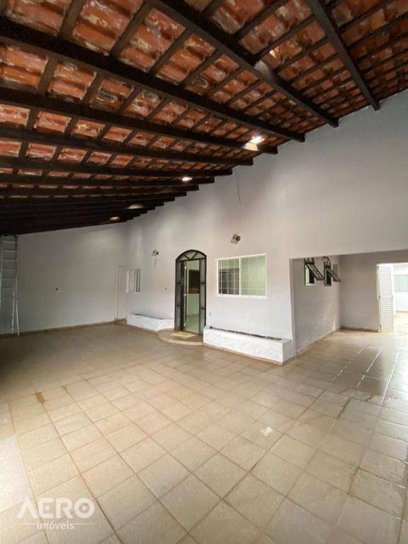 Casa, 3 quartos, 180 m² - Foto 1