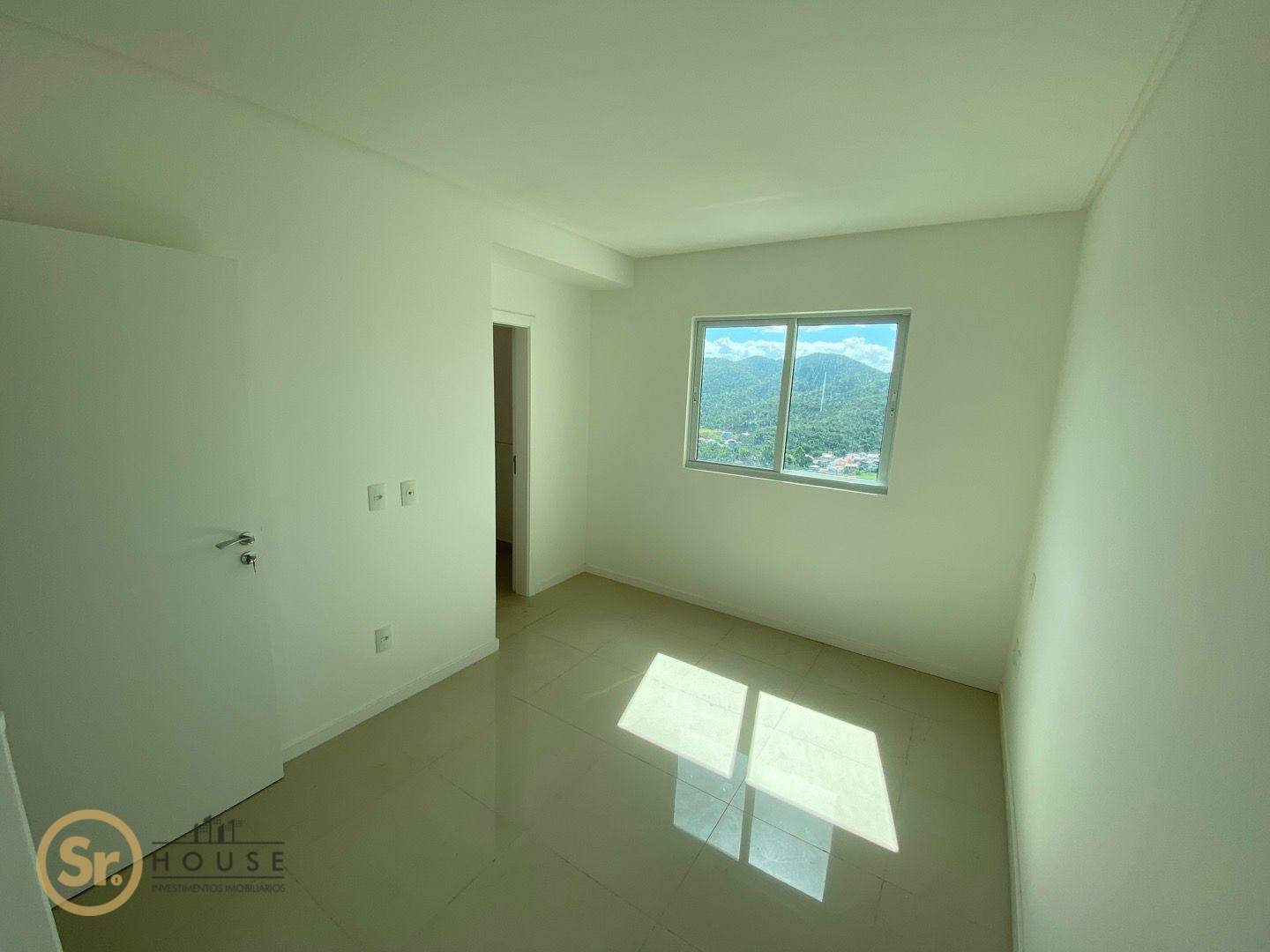 Apartamento à venda com 3 quartos, 135m² - Foto 10