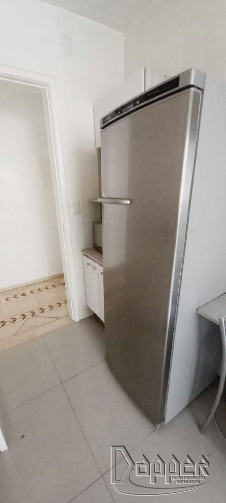 Apartamento à venda com 3 quartos, 76m² - Foto 11