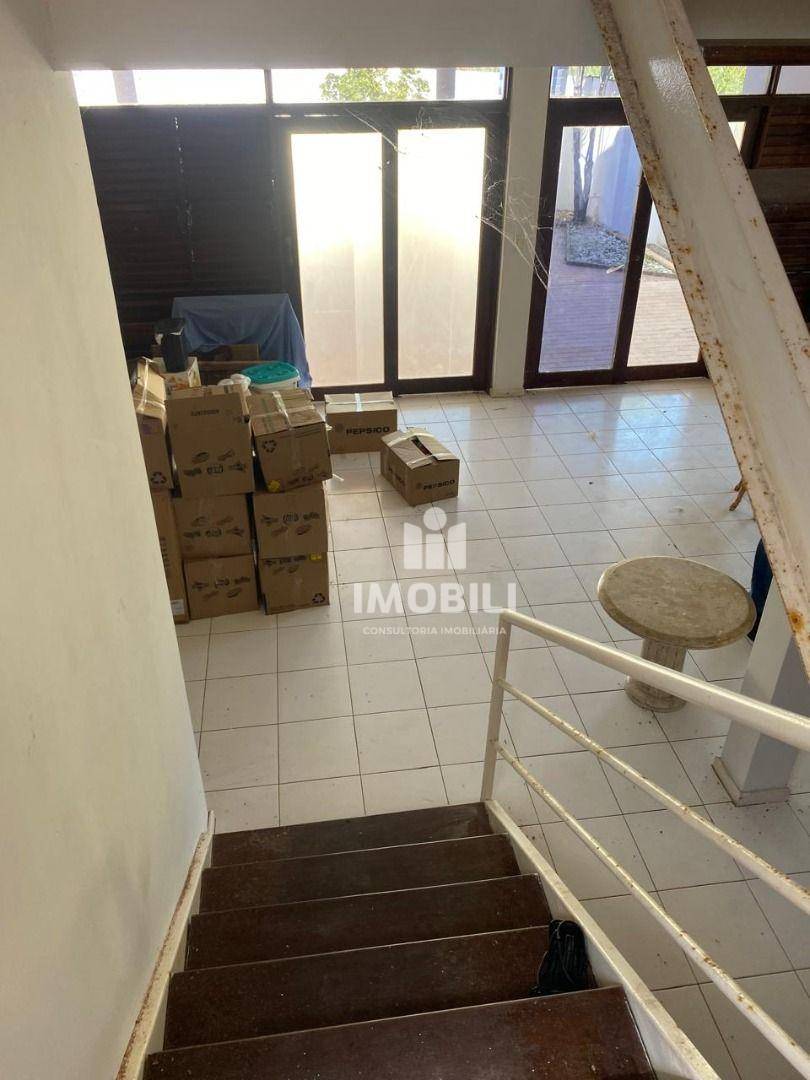 Casa de Condomínio à venda com 4 quartos, 254m² - Foto 25