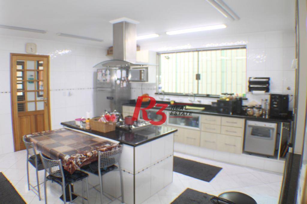 Sobrado à venda com 3 quartos, 300m² - Foto 5