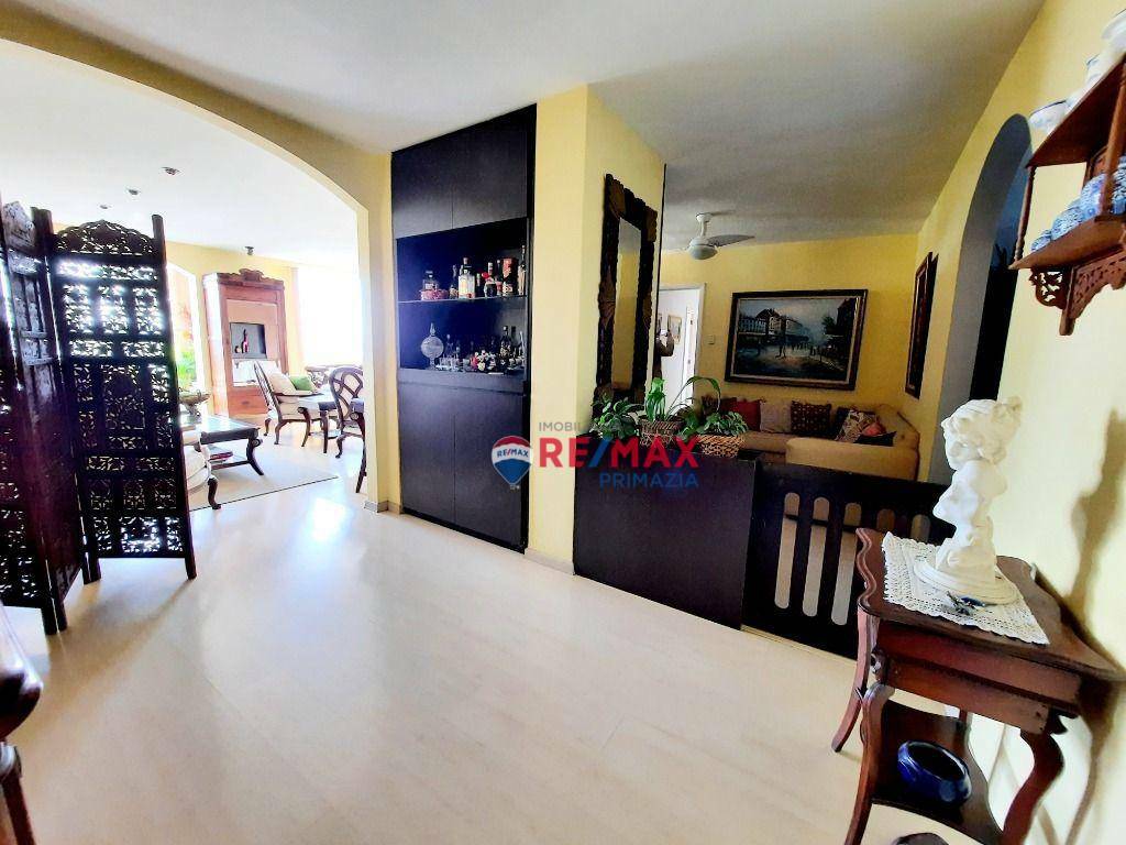 Apartamento à venda com 4 quartos, 231m² - Foto 5