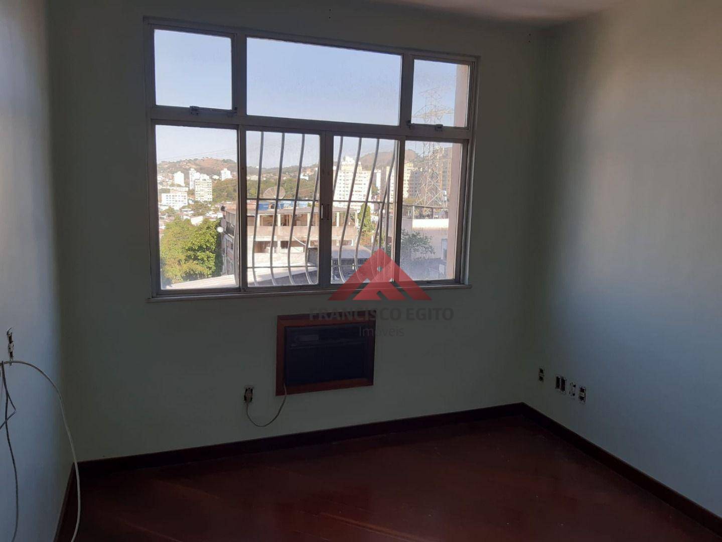 Apartamento à venda com 2 quartos, 72m² - Foto 3