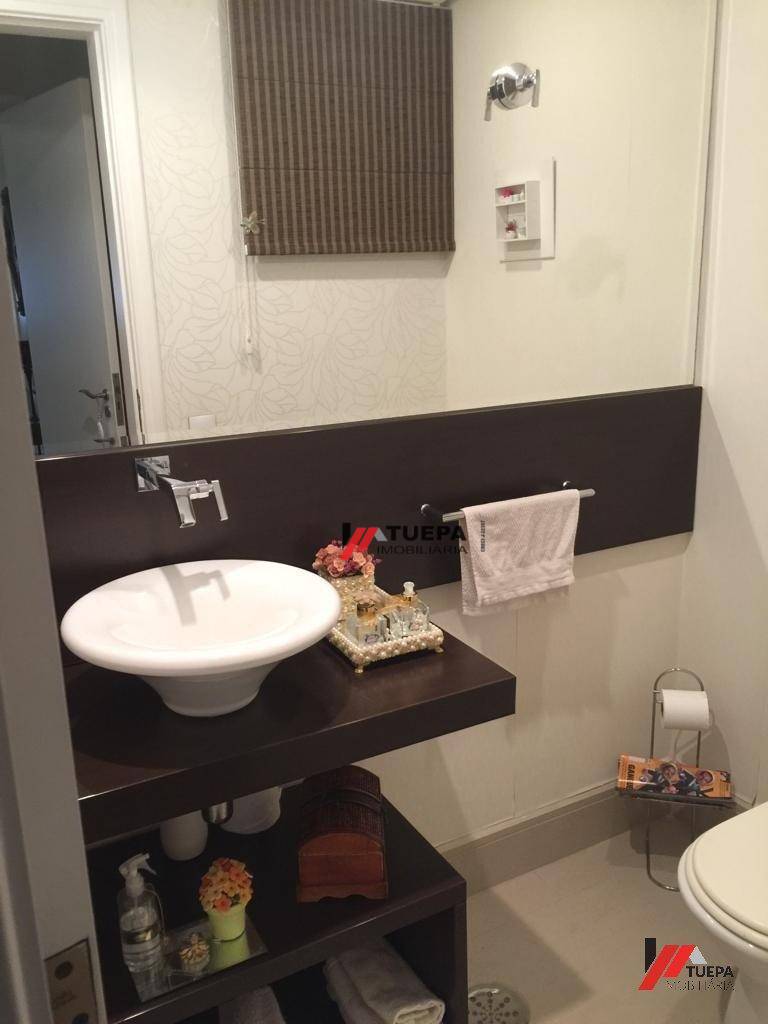 Apartamento à venda com 3 quartos, 212m² - Foto 13