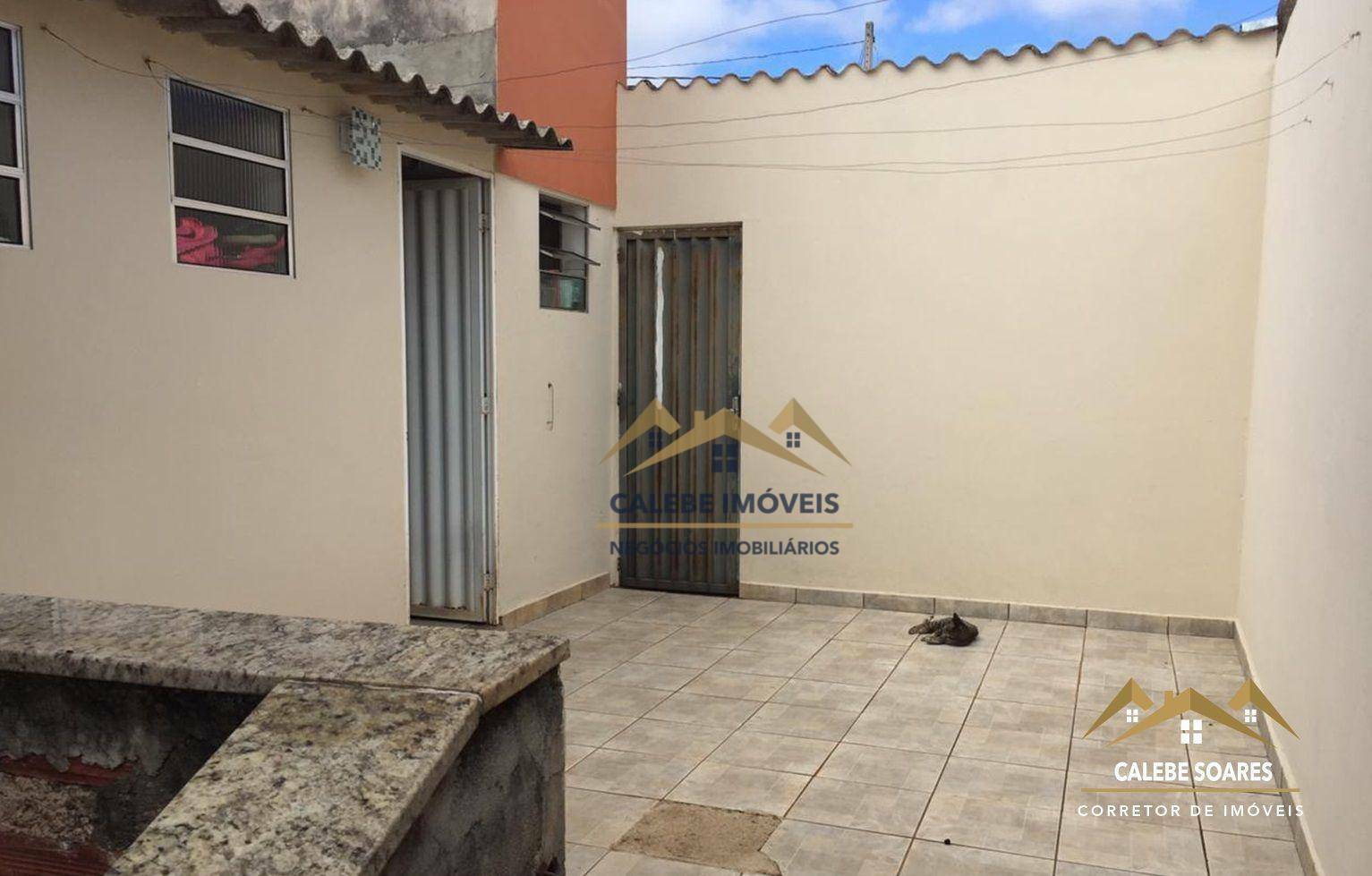 Casa à venda com 2 quartos, 50m² - Foto 2