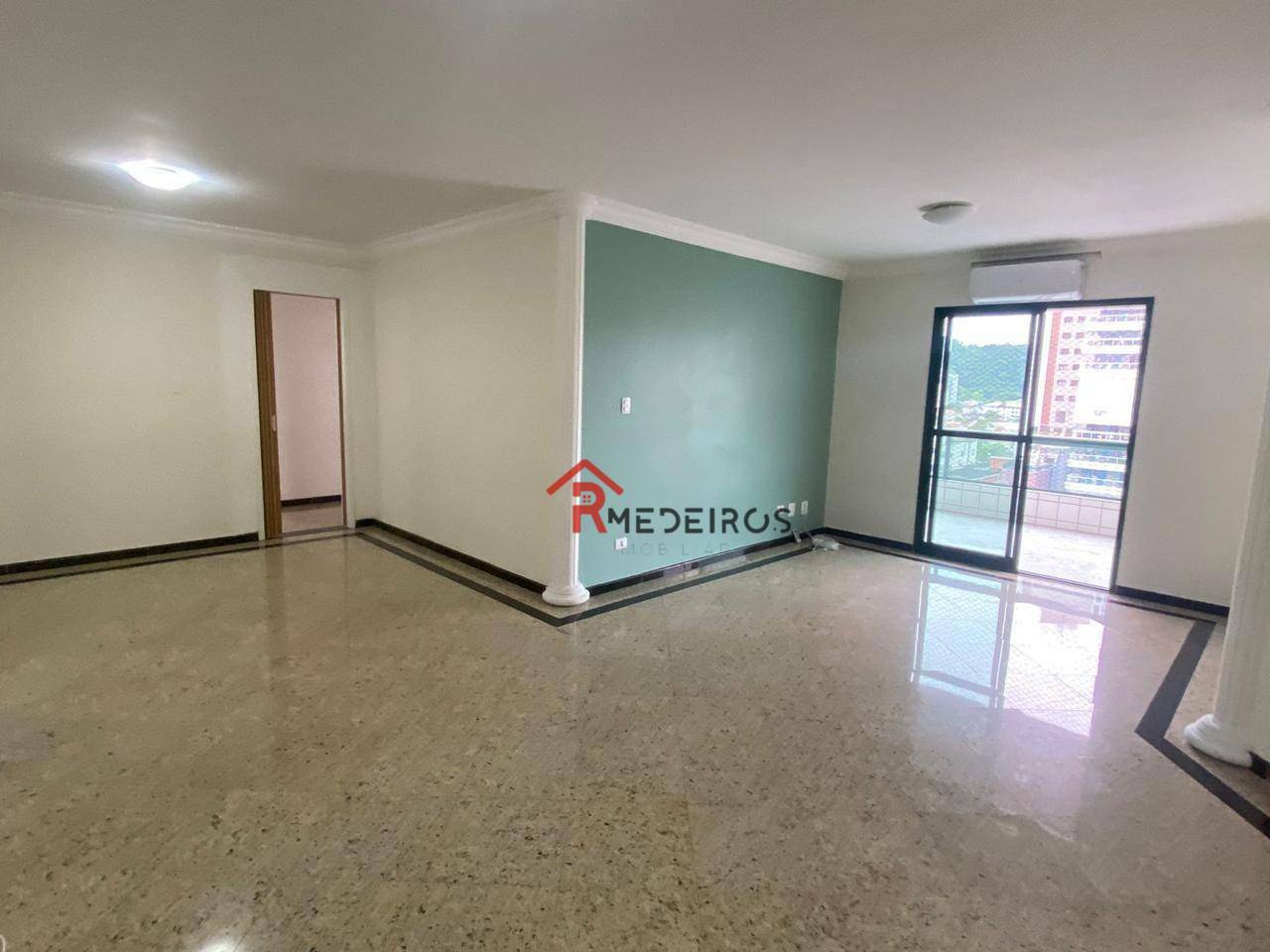 Apartamento para alugar com 3 quartos, 132m² - Foto 1