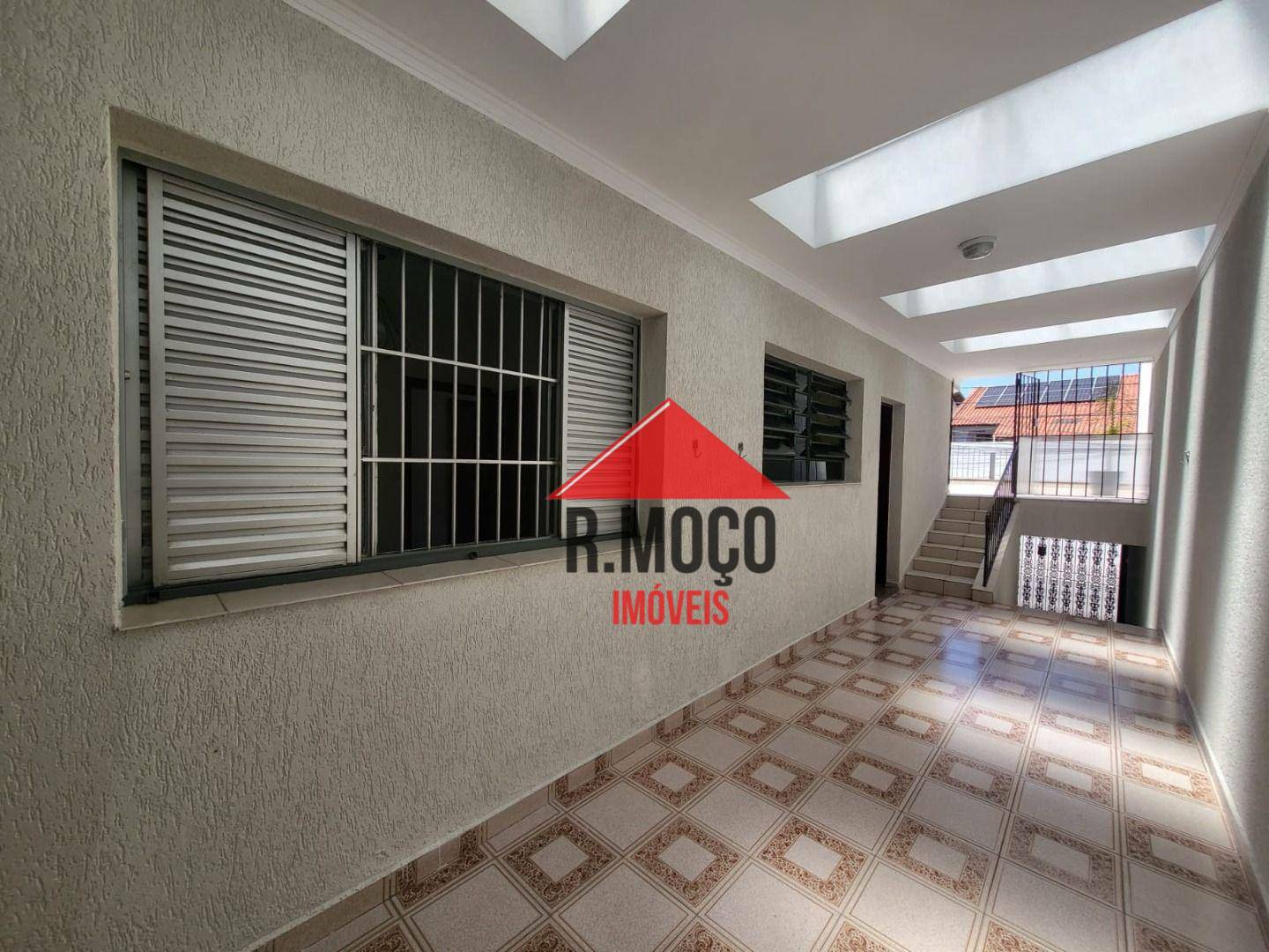 Casa para alugar com 3 quartos, 132m² - Foto 1