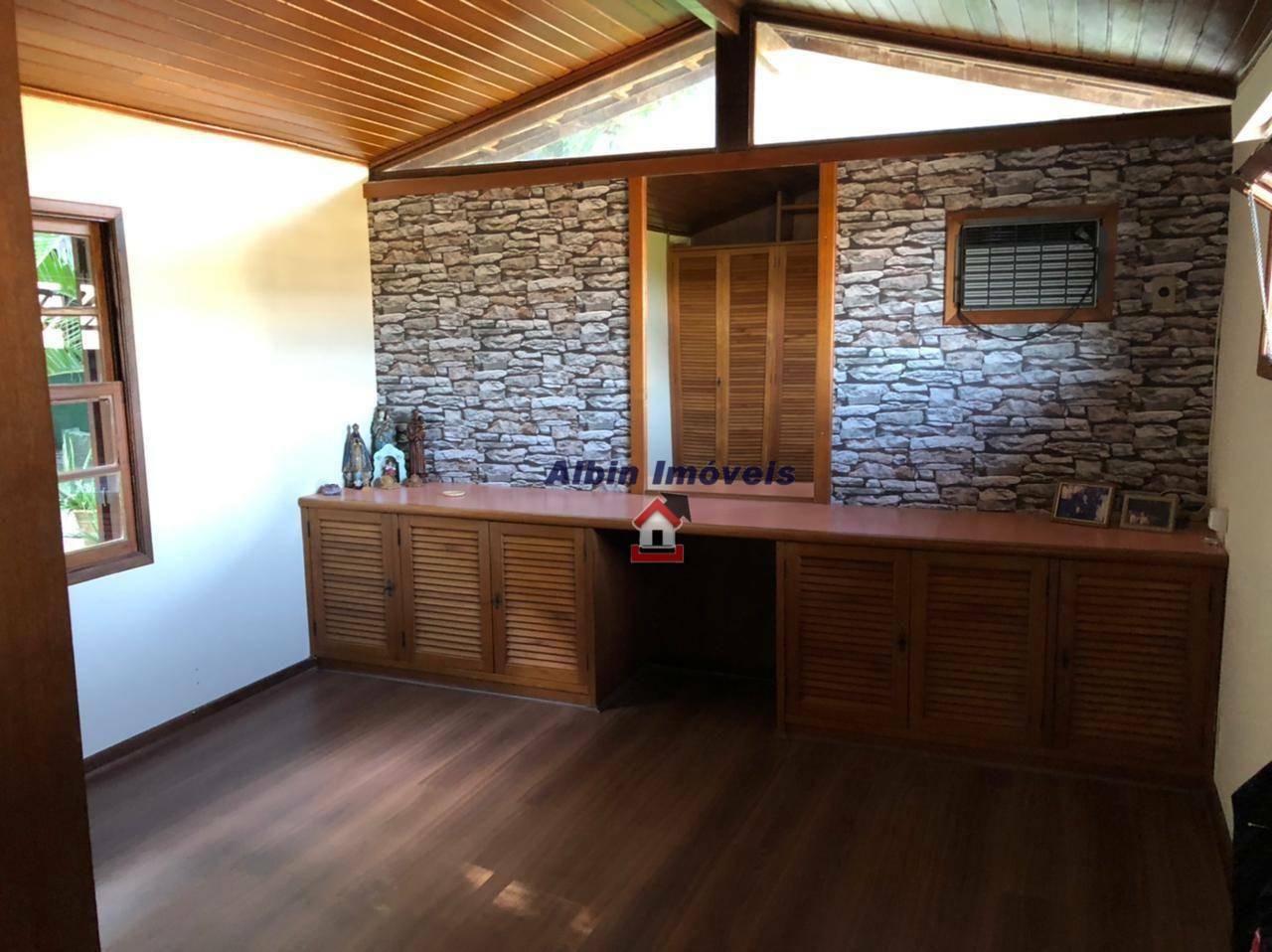 Casa à venda com 3 quartos, 300m² - Foto 19