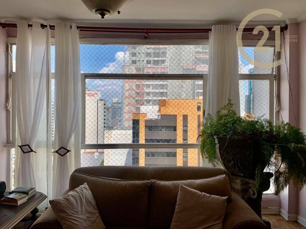 Apartamento à venda com 3 quartos, 140m² - Foto 2