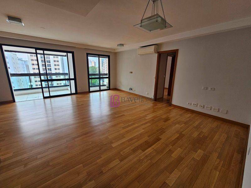 Apartamento para alugar com 3 quartos, 130m² - Foto 2