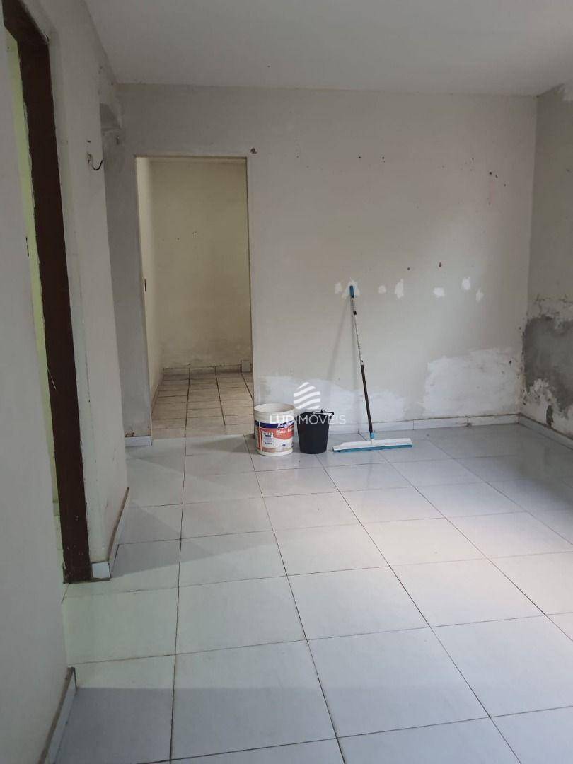 Casa à venda com 3 quartos, 90m² - Foto 5