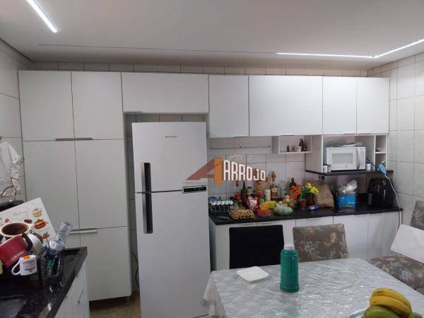 Casa à venda com 3 quartos, 294m² - Foto 15