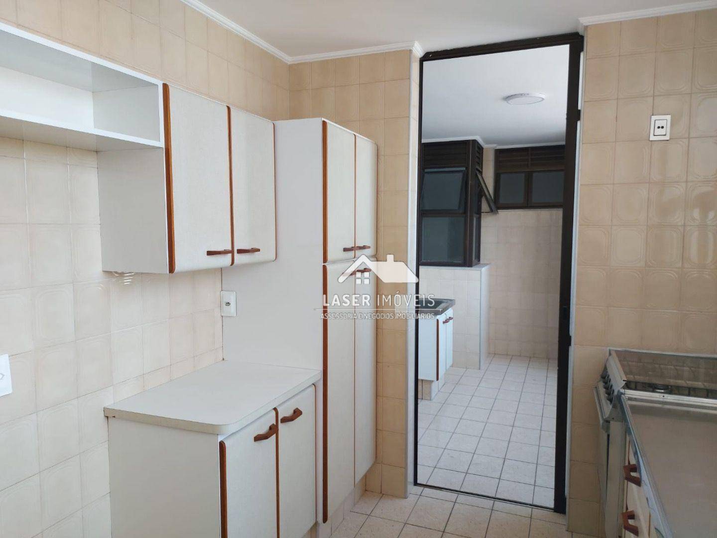 Apartamento para alugar com 3 quartos, 154m² - Foto 4