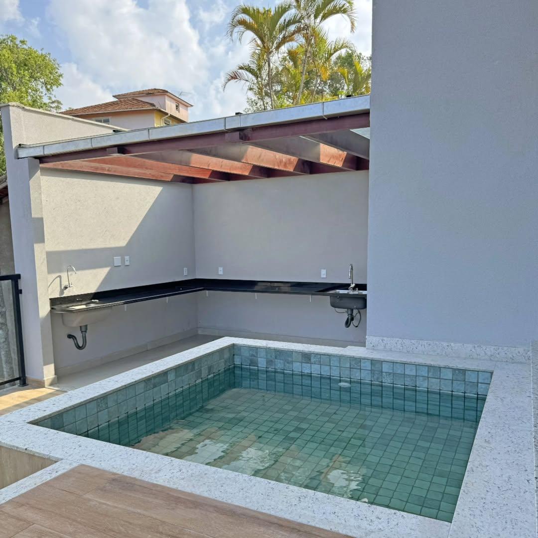 Casa à venda com 5 quartos, 262m² - Foto 6