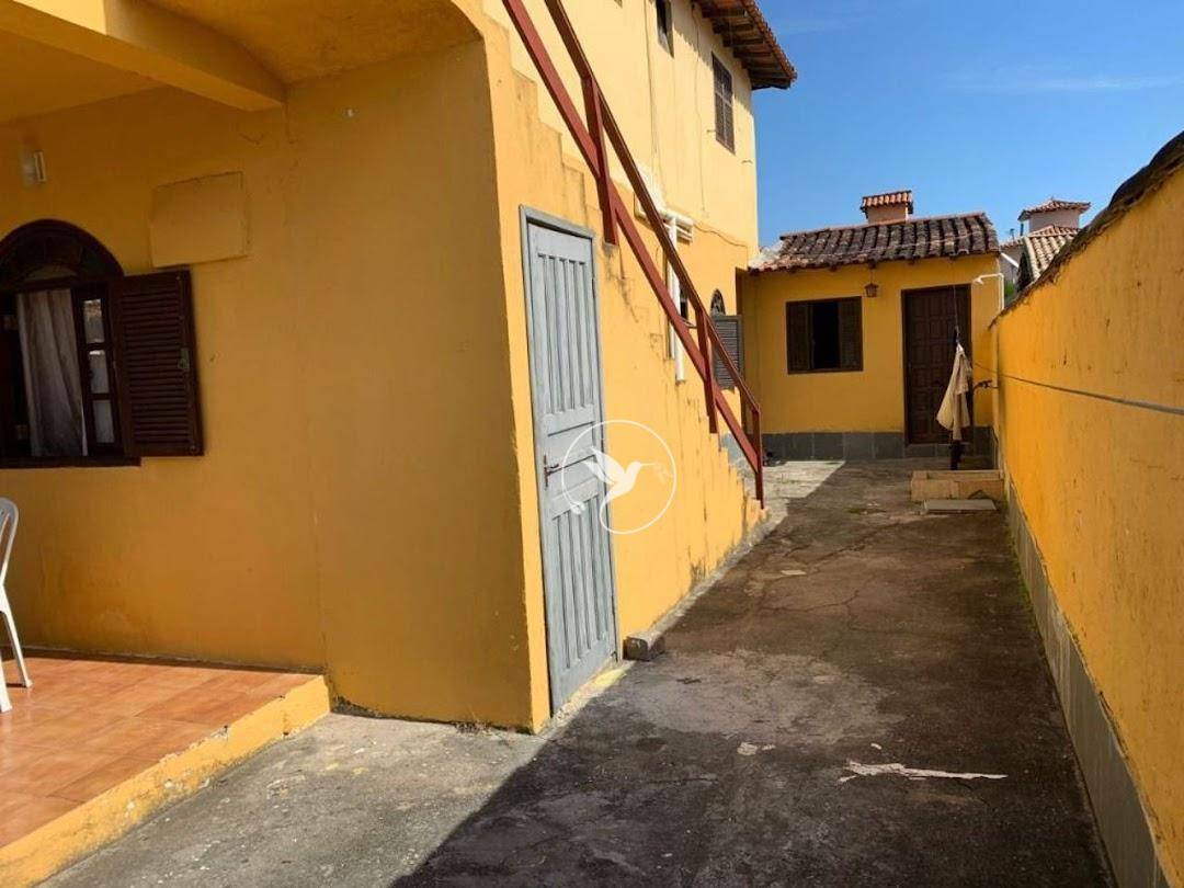 Casa à venda com 6 quartos, 450m² - Foto 6