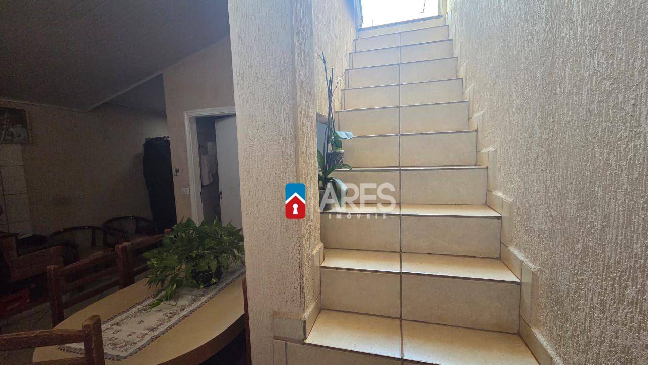 Casa para alugar com 3 quartos, 175m² - Foto 17