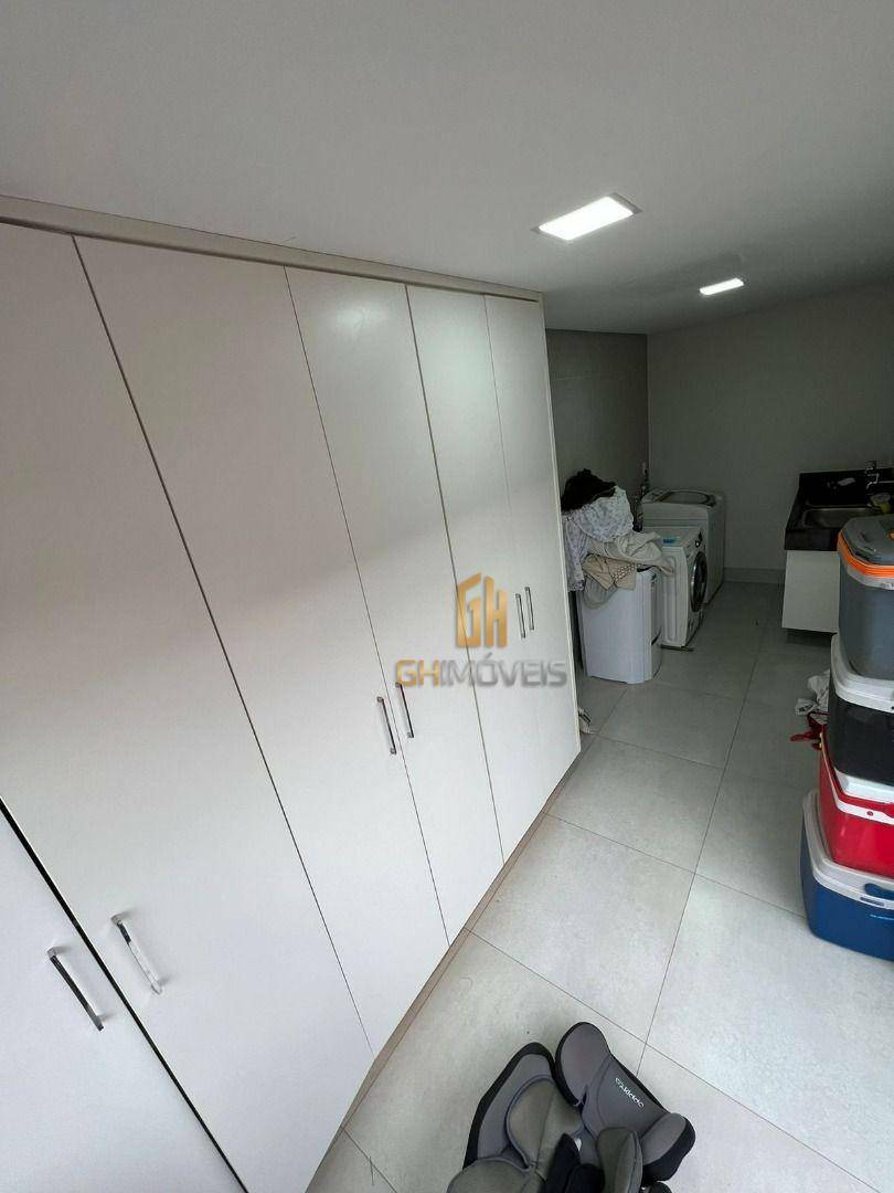 Sobrado à venda com 5 quartos, 257m² - Foto 7