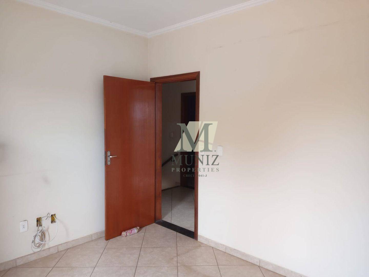 Casa à venda com 4 quartos, 250m² - Foto 26