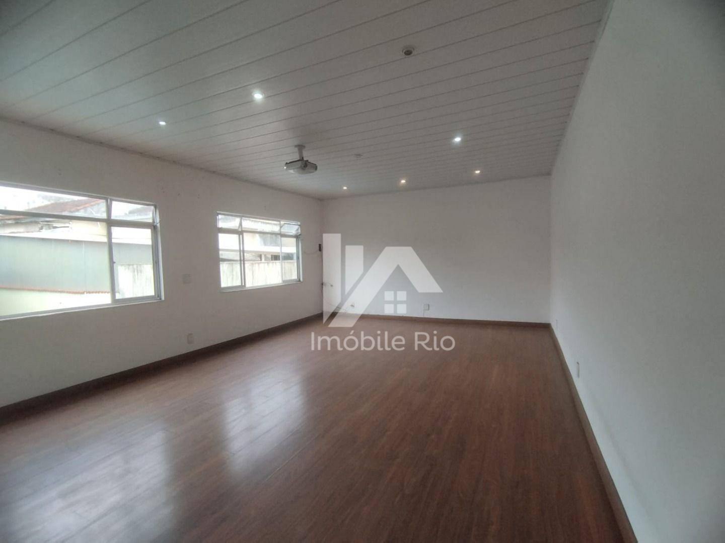 Casa à venda com 3 quartos, 258m² - Foto 7
