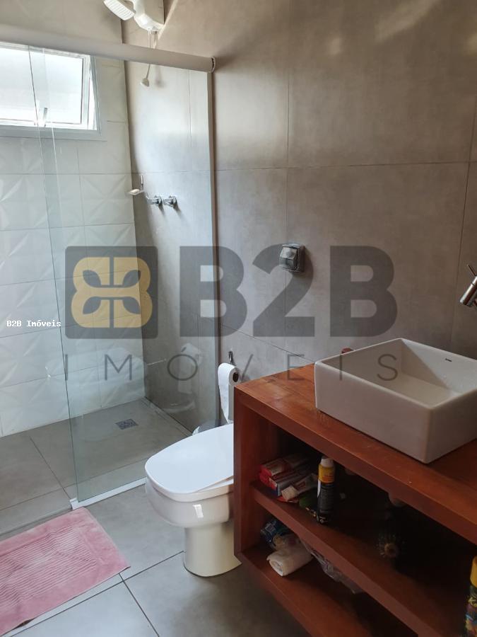 Casa à venda com 3 quartos, 335m² - Foto 16