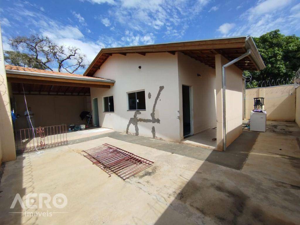 Casa para alugar com 2 quartos, 160m² - Foto 2