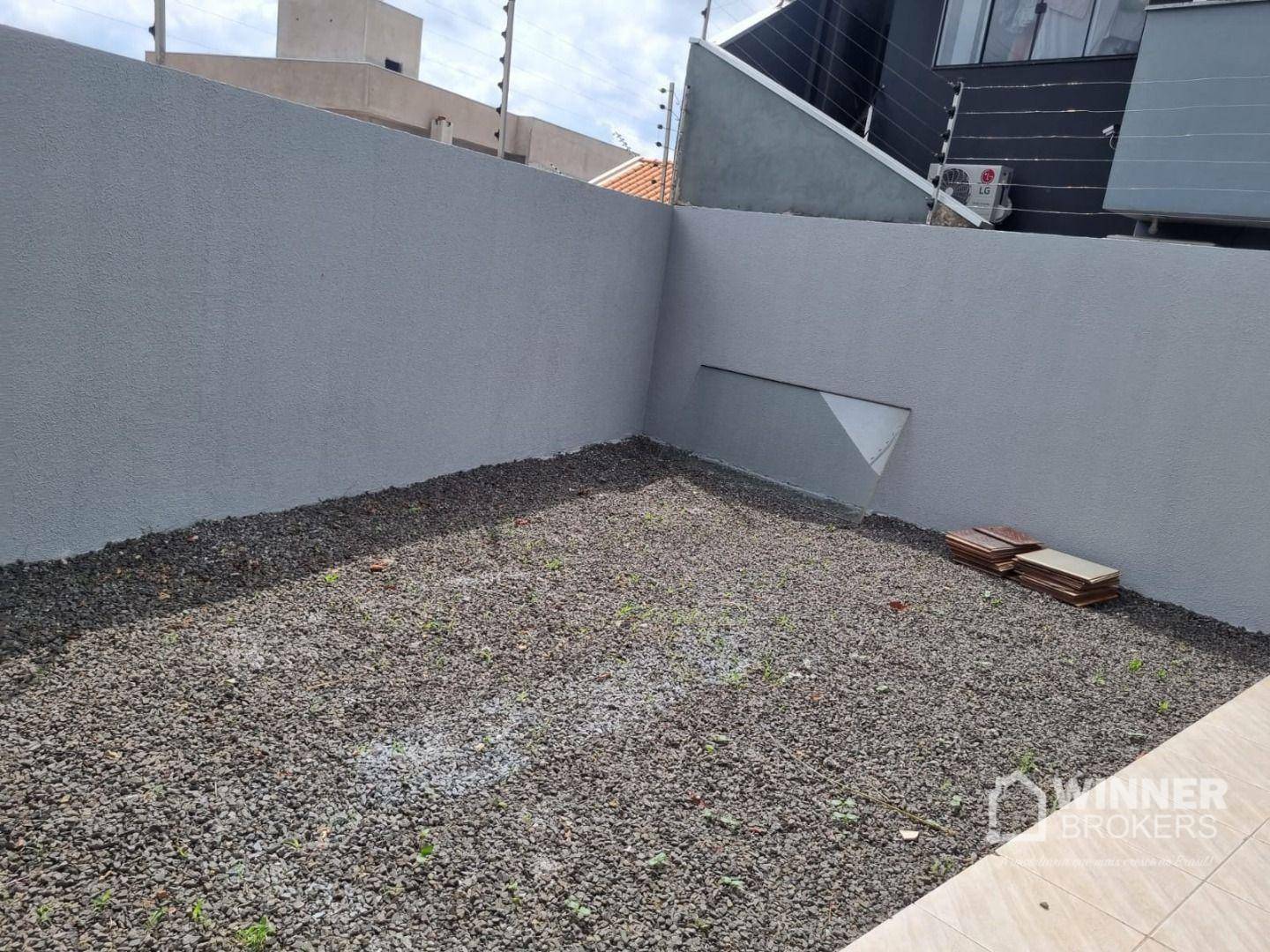 Casa à venda com 2 quartos, 70m² - Foto 14