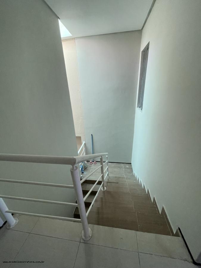 Casa para alugar com 4 quartos, 200m² - Foto 16