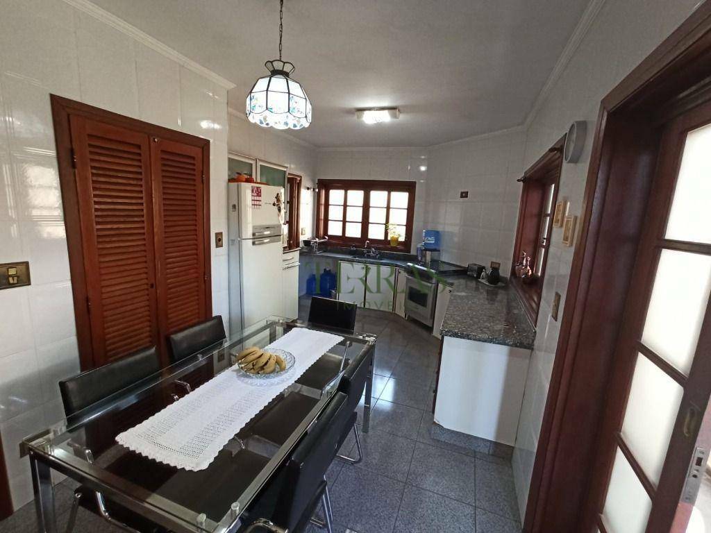 Casa de Condomínio à venda com 3 quartos, 300m² - Foto 24