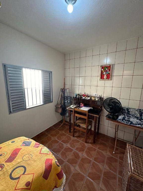 Casa à venda com 3 quartos, 100m² - Foto 4