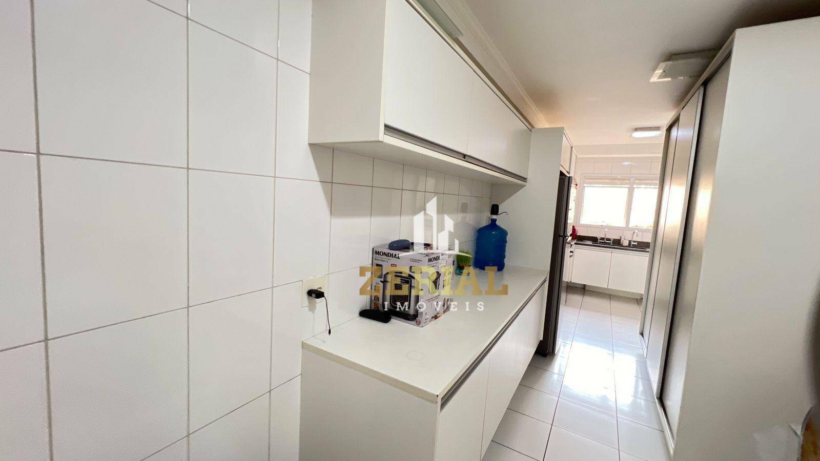 Apartamento à venda com 3 quartos, 242m² - Foto 11