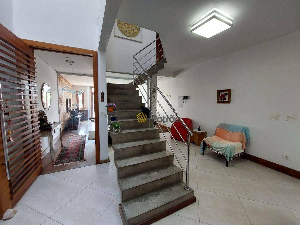 Sobrado à venda com 4 quartos, 384m² - Foto 11