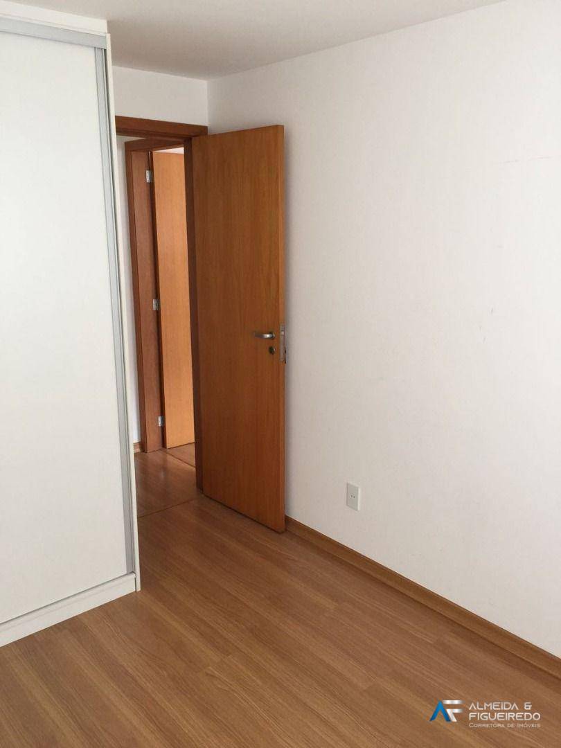 Apartamento para alugar com 2 quartos, 68m² - Foto 17