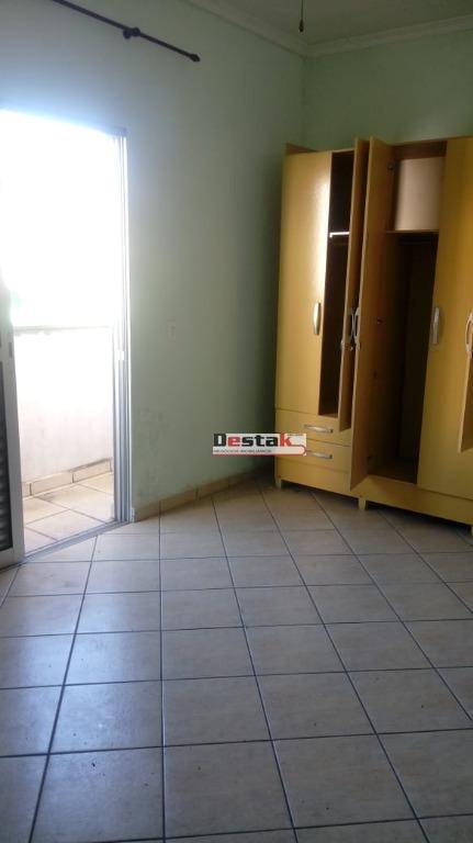 Sobrado à venda com 3 quartos, 240m² - Foto 18