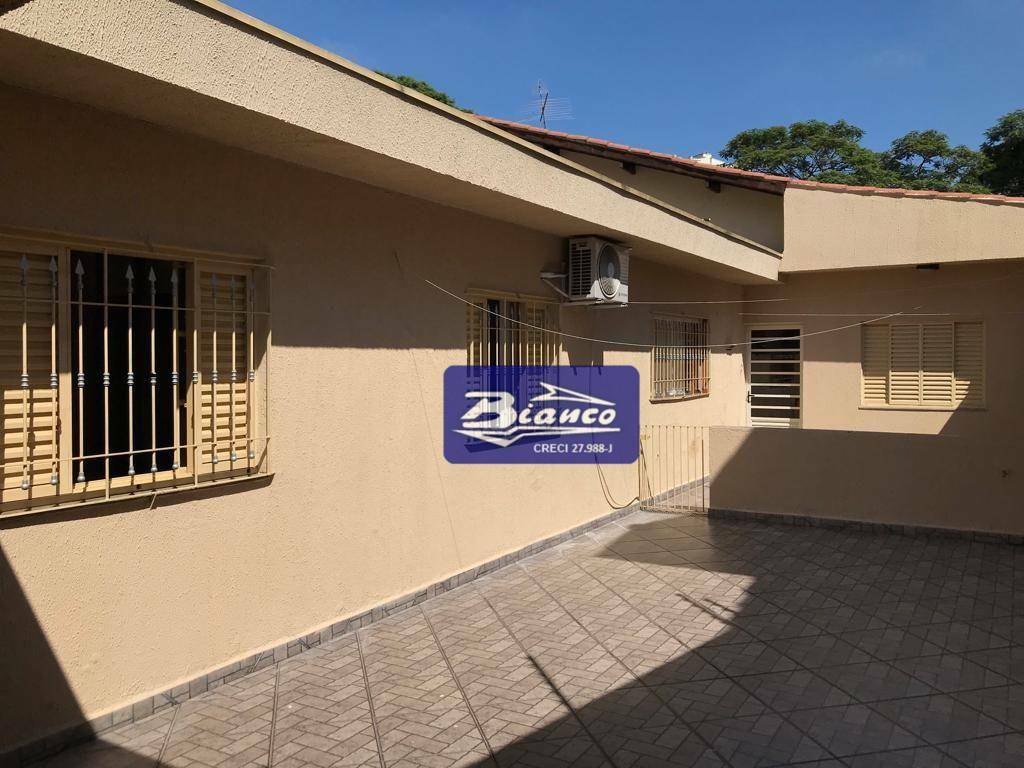 Casa à venda e aluguel com 2 quartos, 196m² - Foto 3