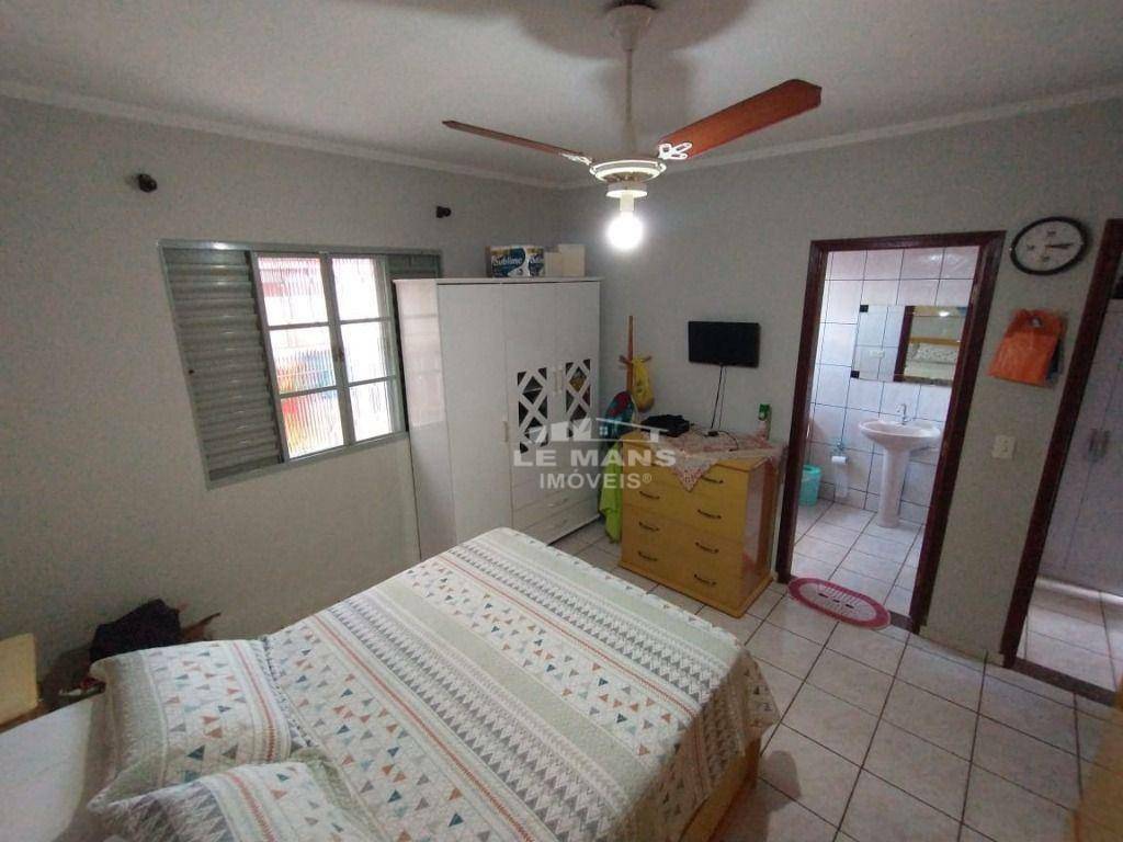 Casa à venda com 3 quartos, 215m² - Foto 11