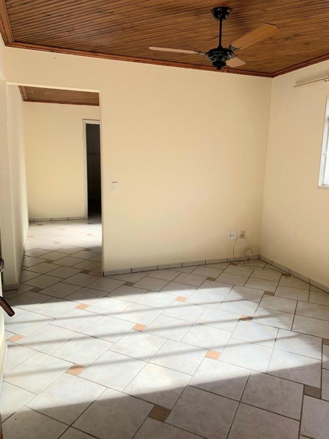 Casa à venda com 2 quartos, 244m² - Foto 9