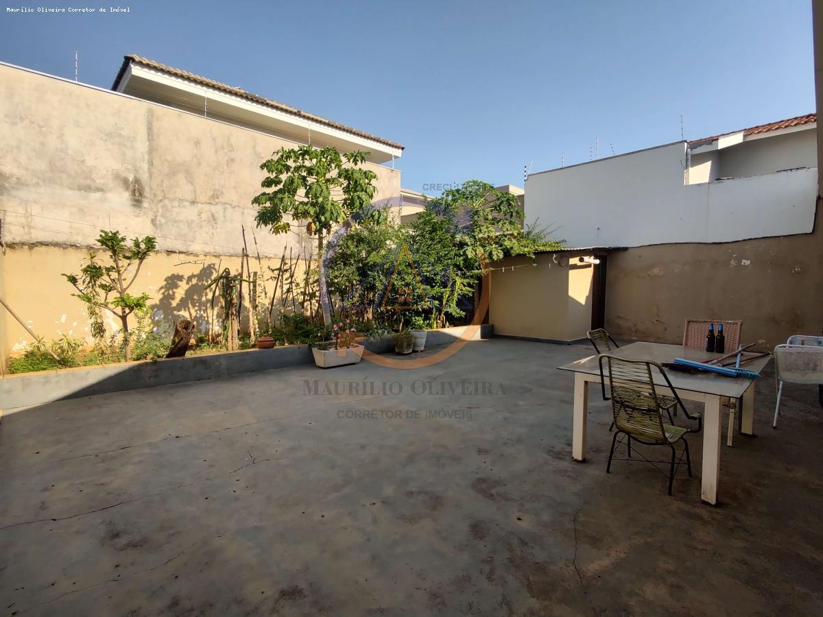 Casa à venda com 3 quartos, 360m² - Foto 14