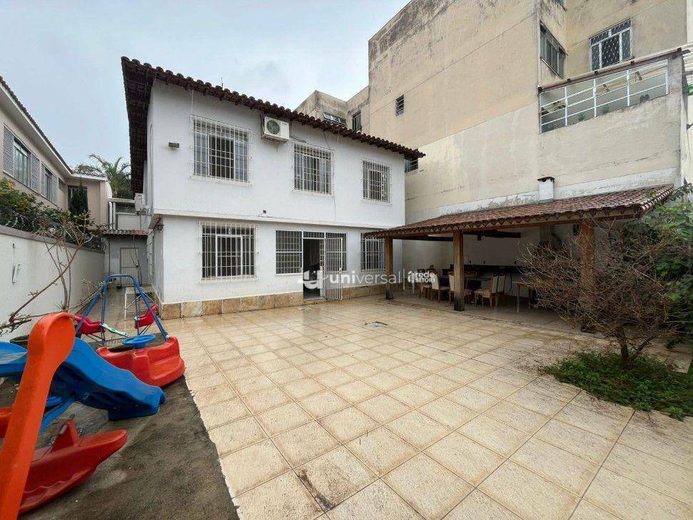 Casa para alugar com 5 quartos, 300m² - Foto 22